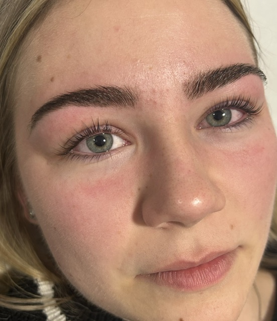 Defined natural brow shape